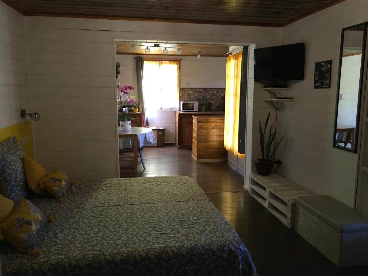 Ti Kaz Hoareau Bed & Breakfast Salazie Bagian luar foto