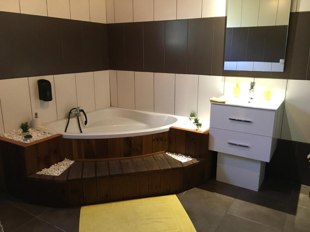 Ti Kaz Hoareau Bed & Breakfast Salazie Bagian luar foto