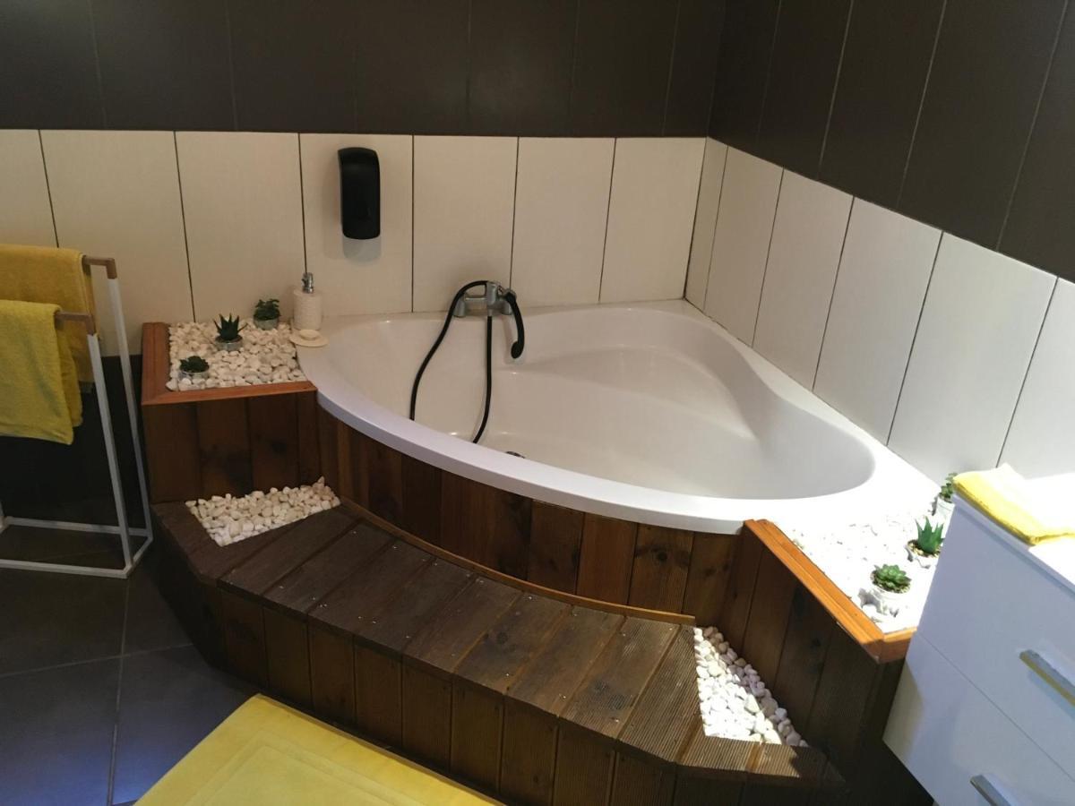 Ti Kaz Hoareau Bed & Breakfast Salazie Bagian luar foto