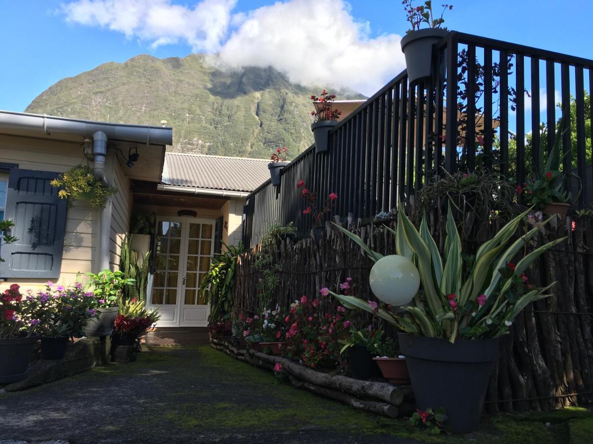 Ti Kaz Hoareau Bed & Breakfast Salazie Bagian luar foto