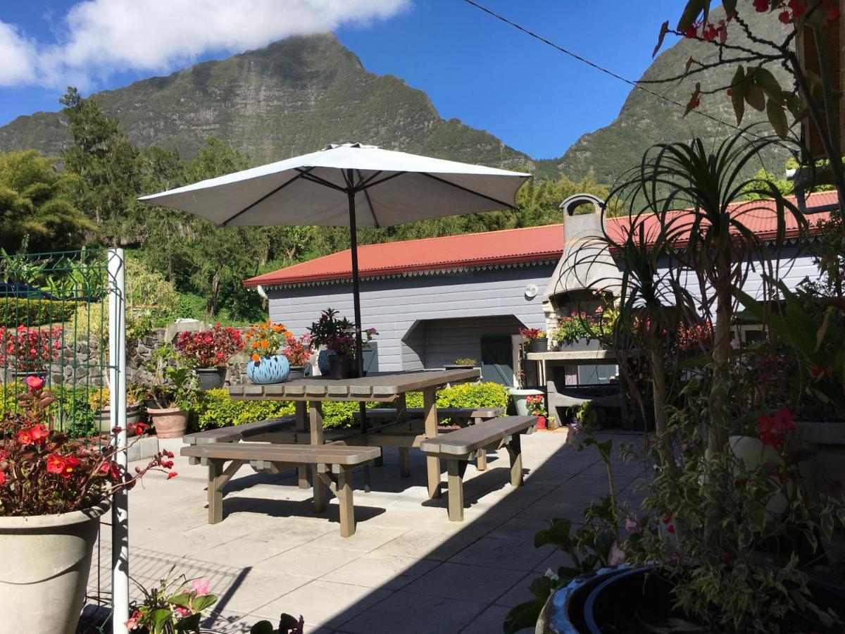 Ti Kaz Hoareau Bed & Breakfast Salazie Bagian luar foto