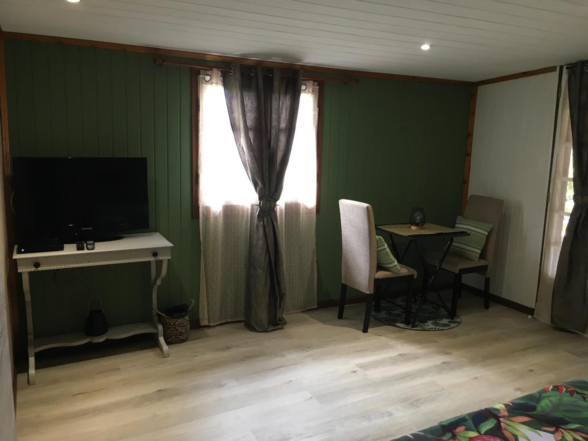 Ti Kaz Hoareau Bed & Breakfast Salazie Bagian luar foto
